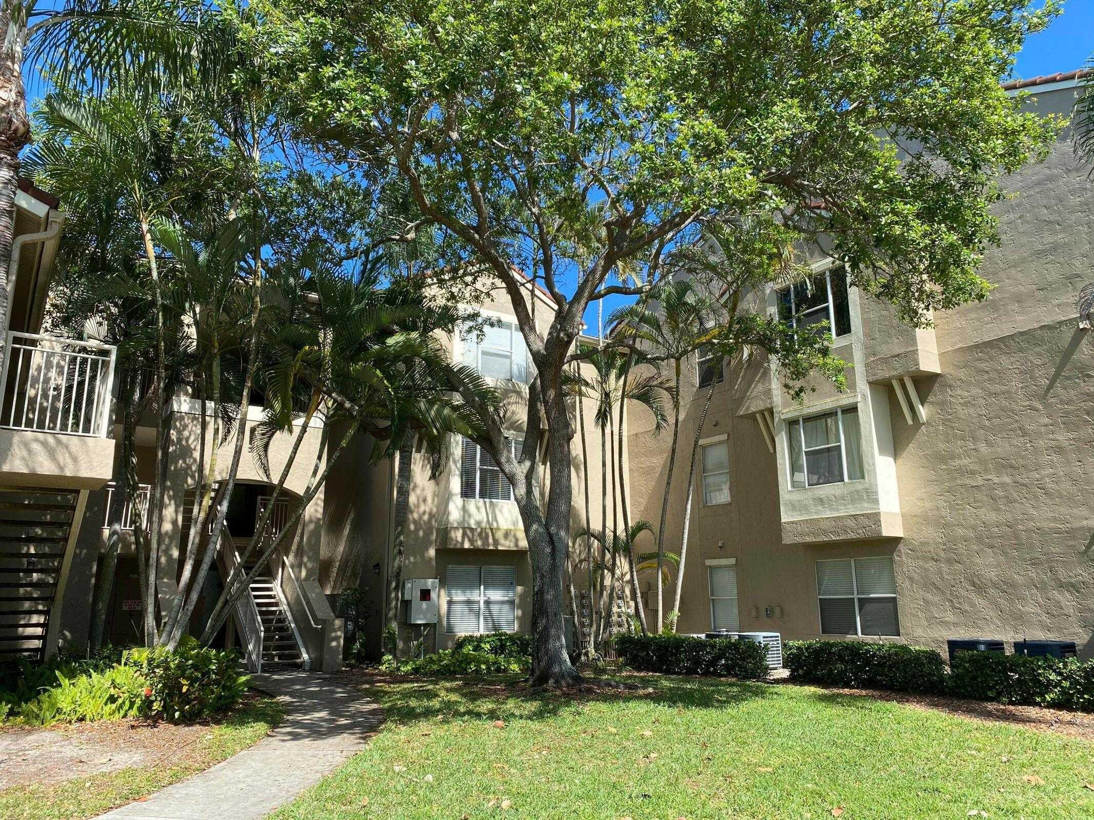1885 Palm Cove 205, Delray Beach, Condo/Coop,  for rent, Rosanne Catanzaro, Home Station Realty